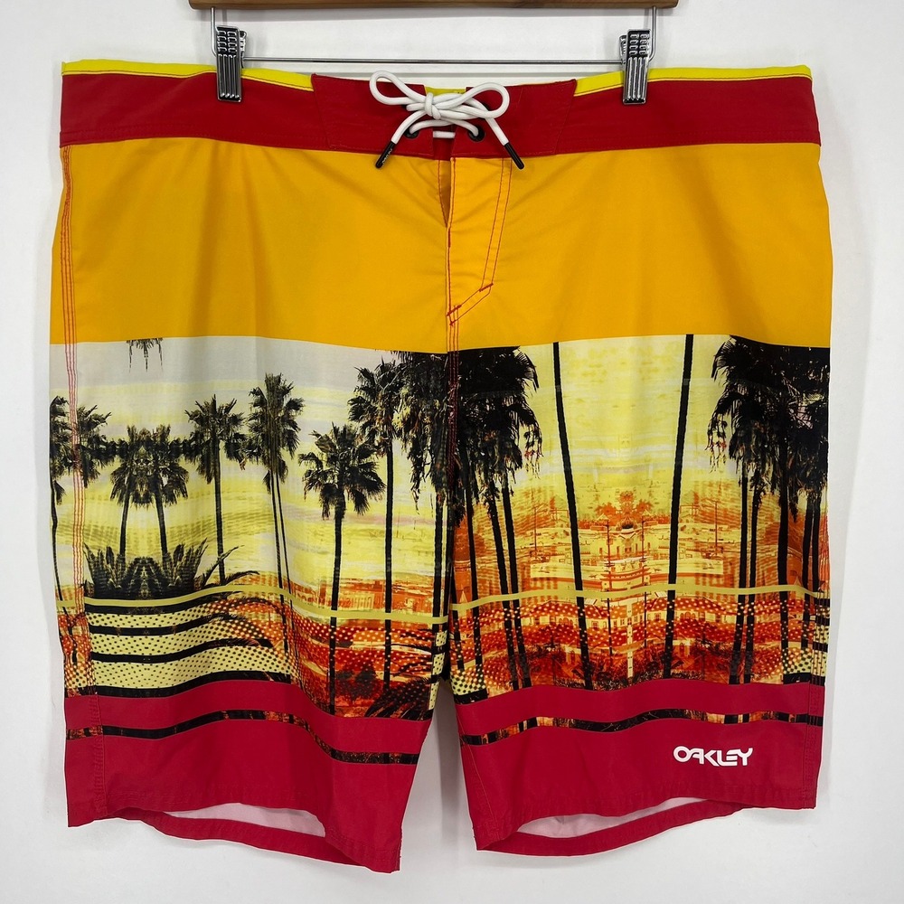 Oakley Mens Performance Fit Board‎ Shorts Yellow Red Palm Tree Sunset Size 40